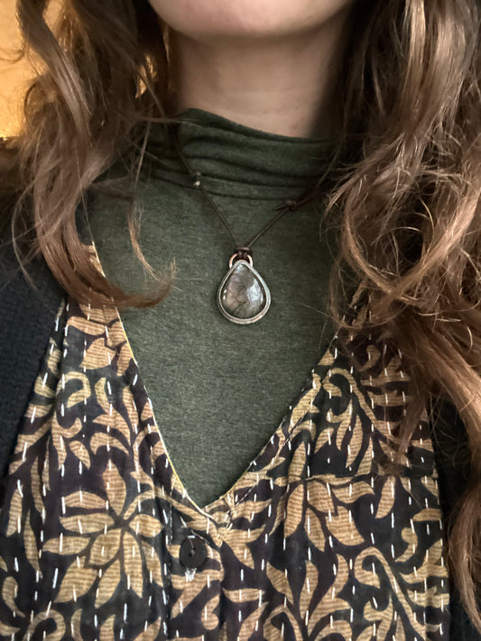 Labradorite pendant necklace